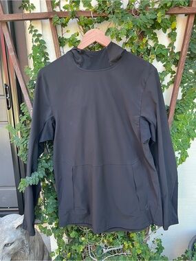 Black Lululemon Men’s Long-Sleeve Performance Shirt